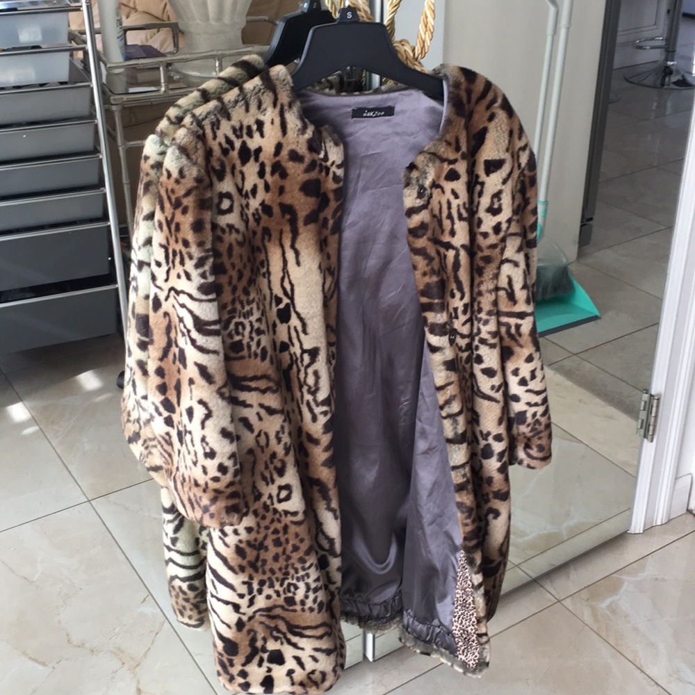 Jakioo faux fur tiger coat